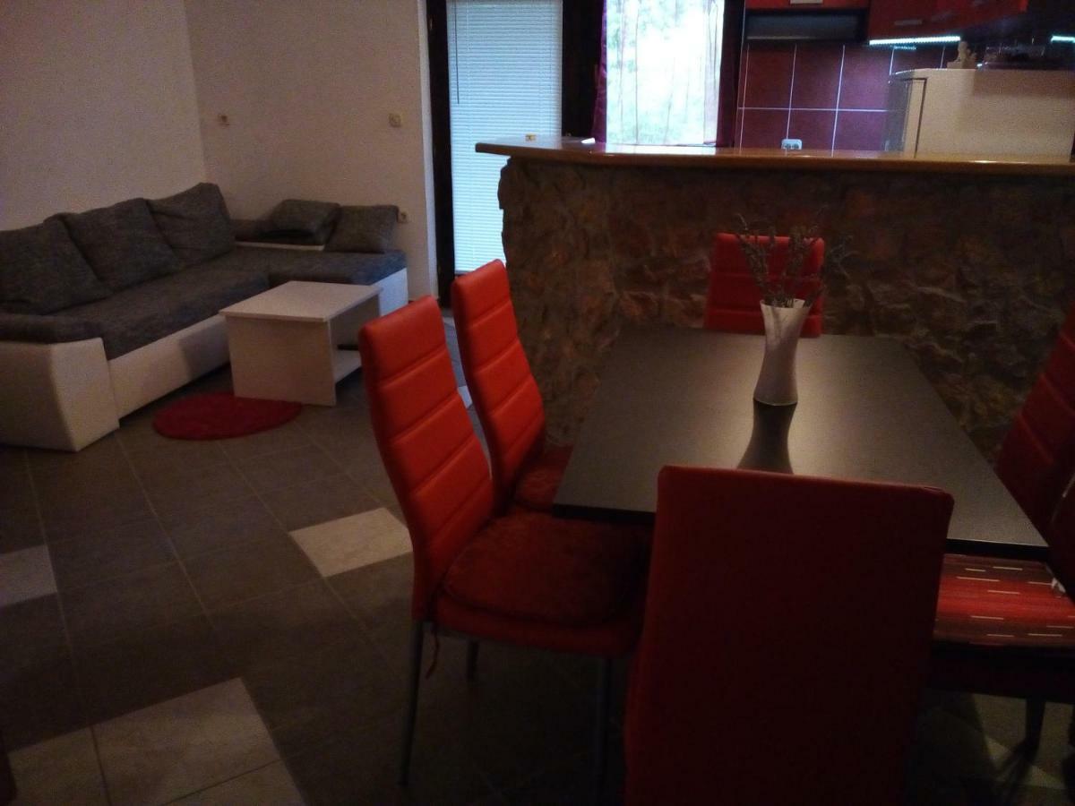 Studio Apartman Hrast Seline Exterior photo